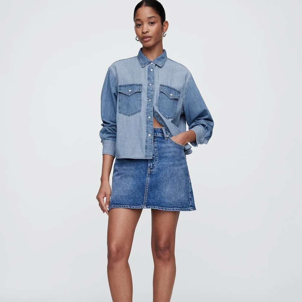 New Gap Women's Blue Denim Shirt - Picture 4 of 6